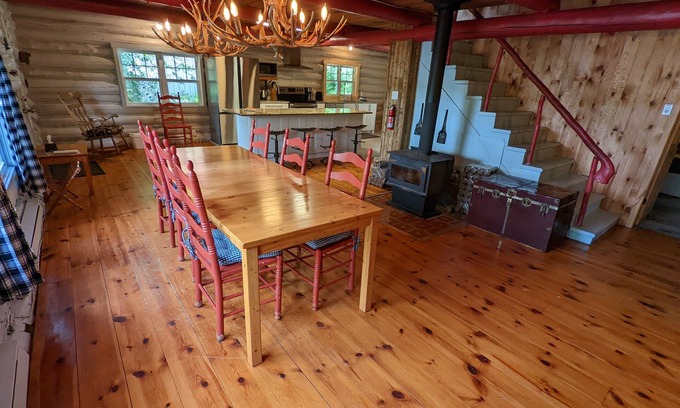 Amherst Cottage | The Starry beach, lake front cottage