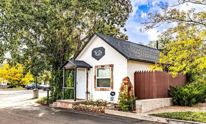 Williams House | The Stay at Six One Four/Walk right out to Route 66