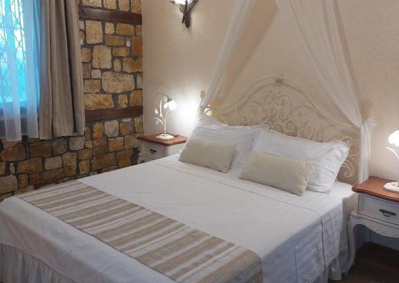 Oraiokastro House | The Stone Heaven
