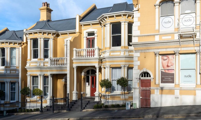 Dunedin City Centre Apartment | The Stuart Street Terraced House