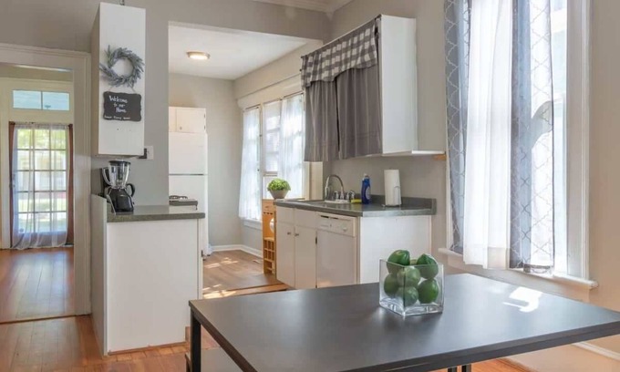 Columbus Apartment | The Sunny Southern Manse Front Unit Walk Downtown