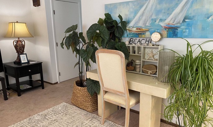 Narragansett House | The Surf Is Up! Don't Miss Out!