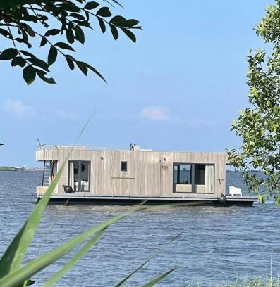 Dordrecht Boat Rental | The Sustainable Saek Sneekermeer