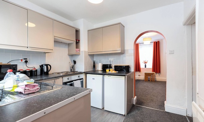 Guisborough House | The Terrace by the market.n2 bedroom terraced house close to the centre of town.