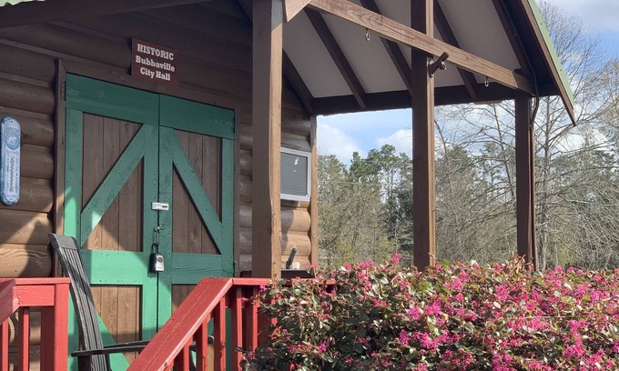 Donalsonville Cabin | The Tiny Cabin! Lake Seminole! Waterfront! Fishing! Nice dock with lift!