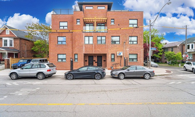 Dovercourt Park Apartment | The Toronto Vibe – Unforgettable