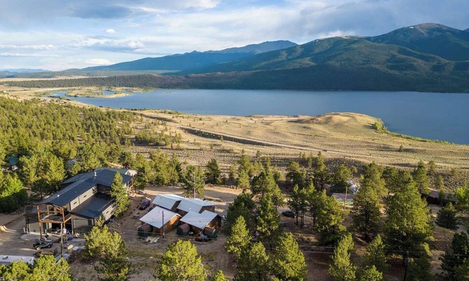 Twin Lakes Cabin | The Trout Retreat | Lake+Alpine Views | Fast Wifi