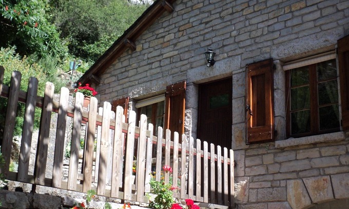 La Malene Cottage | "The truffle" cottage in the heart of the Tarn gorges. Lozère