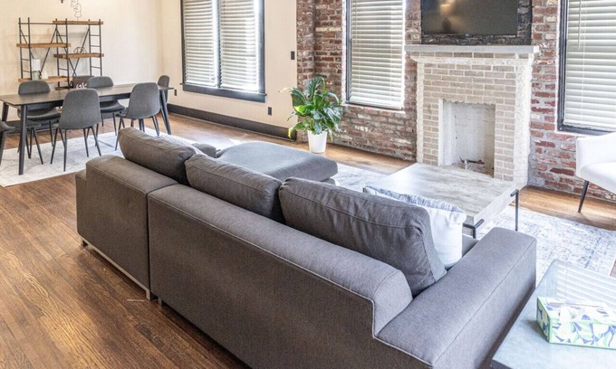 Maple Ridge Apartment | The Tulsa Edge | Modern Design, Downtown Proximity