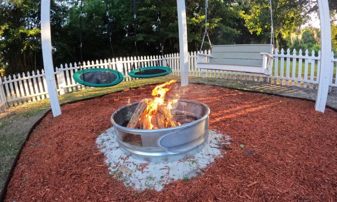 Whitemarsh Island House | The Turtle Pond Oasis
