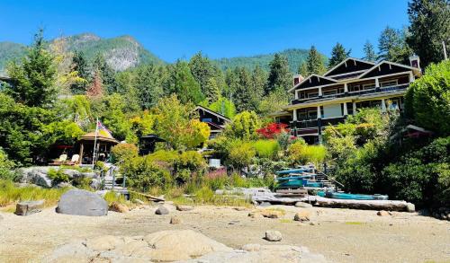 Tuwanek Cabin | The Tuwanek Hotel and Spa