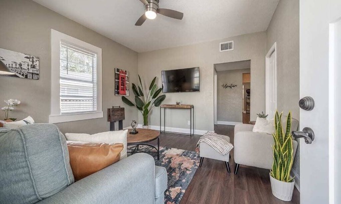 Tampa Apartment | "The Typesetter Flat" - 1BR Apt|Fire pit|Grill