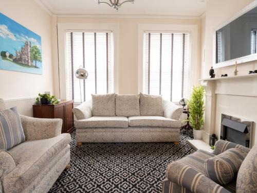 Belfast Central District Apartment | The U2 Crib - Unique History, Stylish with Parking