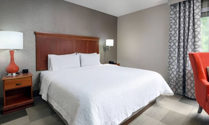 Danbury House | The Ultimate in Relaxation! Close to Danbury Fair