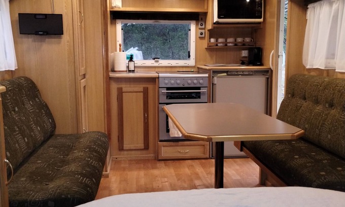 Mylor House | The Van. Off grid, self contained and toasty warm. 5 minutes to Hahndorf.