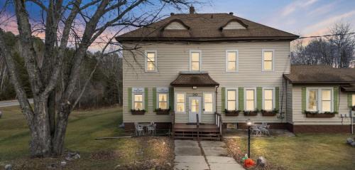 Soudan Bed & Breakfast | The Vermilion Park Inn