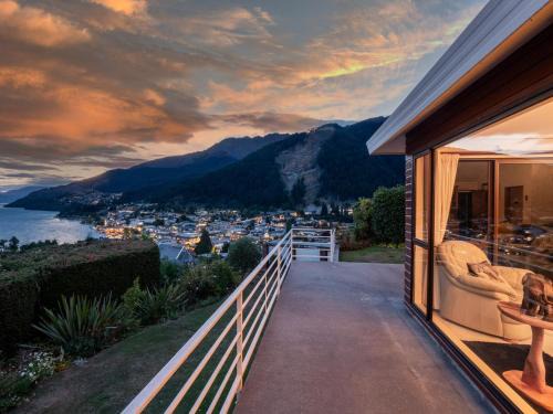 Queenstown City Centre House | The view of Queenstown