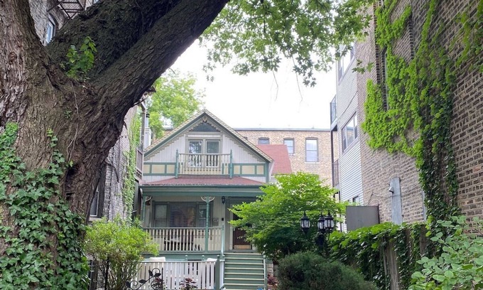 Boystown Bed & Breakfast | The Villa Toscana