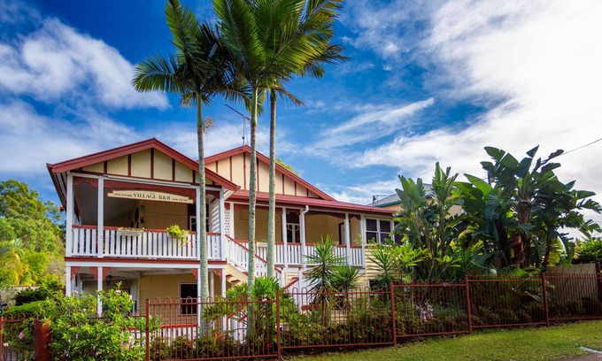 Mudgeeraba Bed & Breakfast | The Village B&B