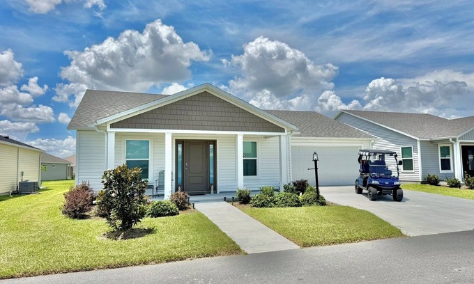Sumter County House | The Villages 2/2 + Workout Room and Golf Cart in The Village of Moultrie Creek