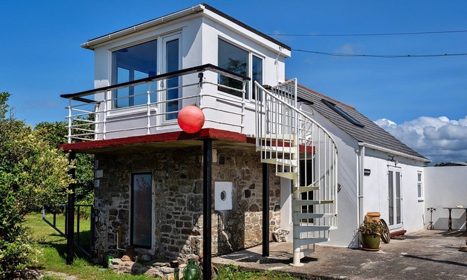 Pendeen Cottage | The Watchtower at Western Watch