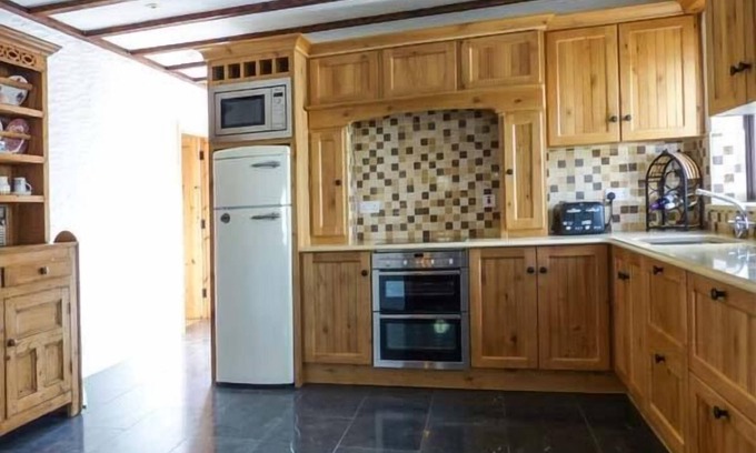 Kinvara Cottage | THE WELL HOUSE, pet friendly in Kinvara, County Galway