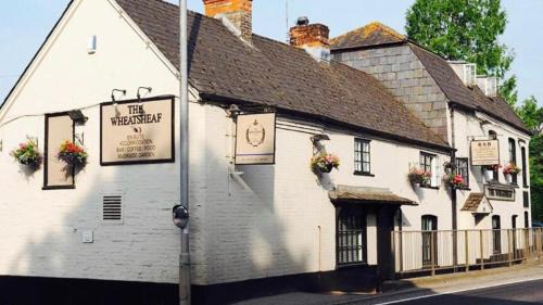 Salisbury Bed & Breakfast | The Wheatsheaf