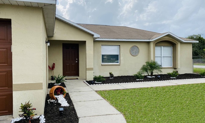 Spring Hill House | The White Elephant House