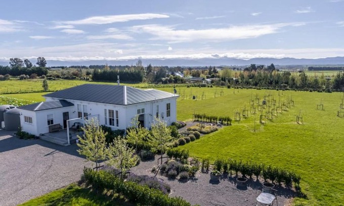 Dyerville House | The White House, Martinborough