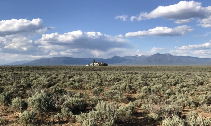Carson House | The Woman, The Rabbit and the Moon Ranch