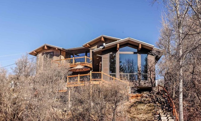 Woody Creek House | The Woody Creek Chalet on the Roaring Fork River