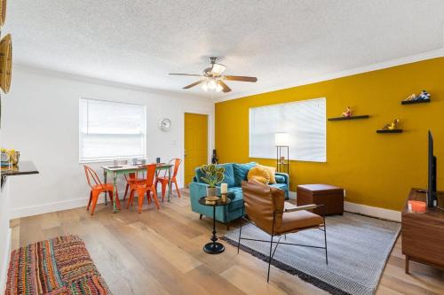 Sailboat Bend House | The Yellow Submarine @Sailboat Bend