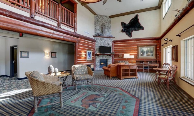 Johnston Hotel | Theme Suite w/Whirlpool Cottage, Fireplace, Stoney Creek Johnston | 2 Units