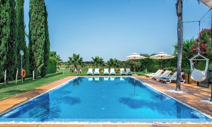 Vilamoura House | This contemporary villa is equipped to a high standard 6 bedrooms