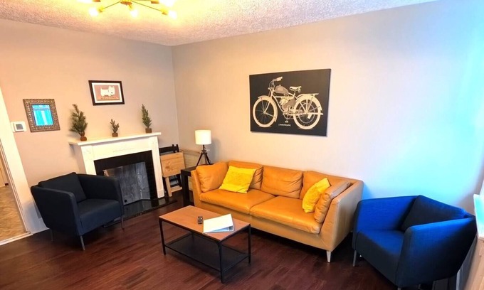German Village Cottage | This cottage is a 1 bedroom(s), 1 bathrooms, located in Columbus, OH.