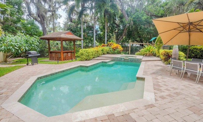 Largo House | This house is a 2 bedroom(s), 2 bathrooms, located in Largo, FL.