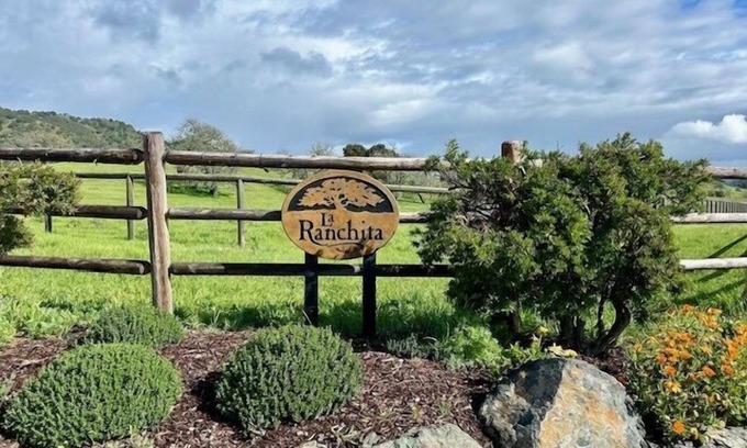 Arroyo Grande House | This house is a 2 bedroom(s), 2 bathrooms, located in Arroyo Grande, CA.