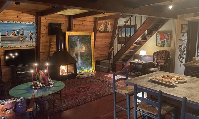 Frazier Park Villa | This mountain cabin is perfect for appreciating music and nature.