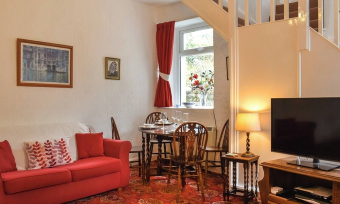 Bolton Le Sands Cottage | This quaint and cosy canal-side retreat is perfect for couples and families.