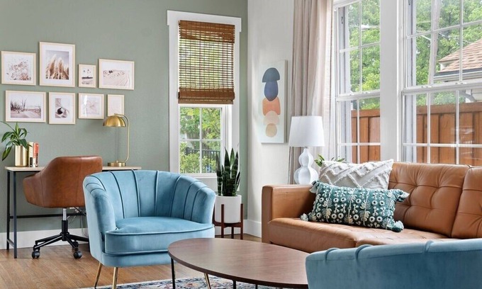 Kessler Apartment | This triplex is a 2 bedroom(s), 2 bathrooms, located in Dallas, TX.