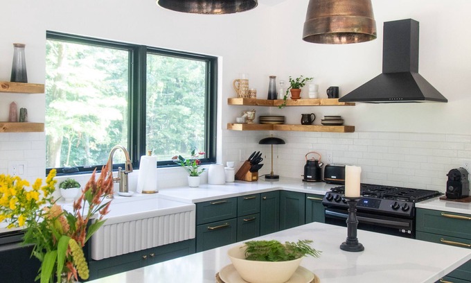 High Falls House | This uncommon accommodation is a nbrand new build. Central to all and private.