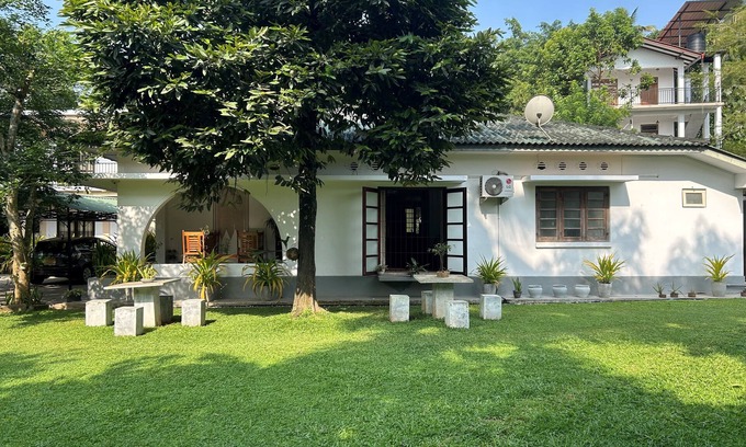 Gomagoda Bed & Breakfast | Thomasz Lodge