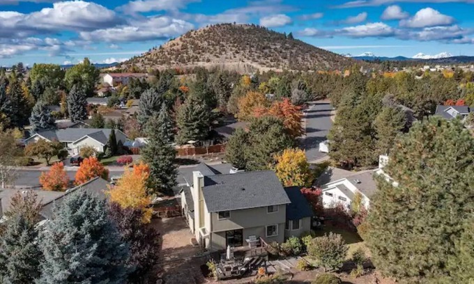 Mountain View District House | Three bedroom house in quiet neighborhood.