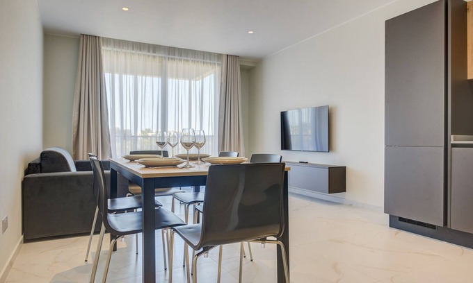 St. Andrew's Apartment | Three Bedroom Suite 4