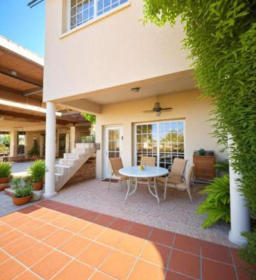 Anarvagos House | Three Bedroom with Fireplace and Piano