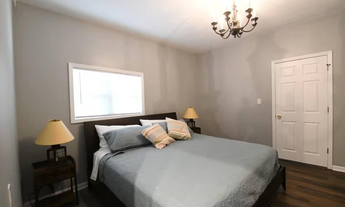 Lake Geneva House | Three Blocks from Paradise – Cozy Home for 8 Near Lake Geneva