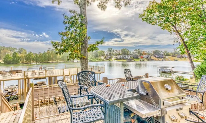 Muscle Shoals House | Three Level Waterfront Condo with Boat Slip near RTJ Golf Course. Two Kings.
