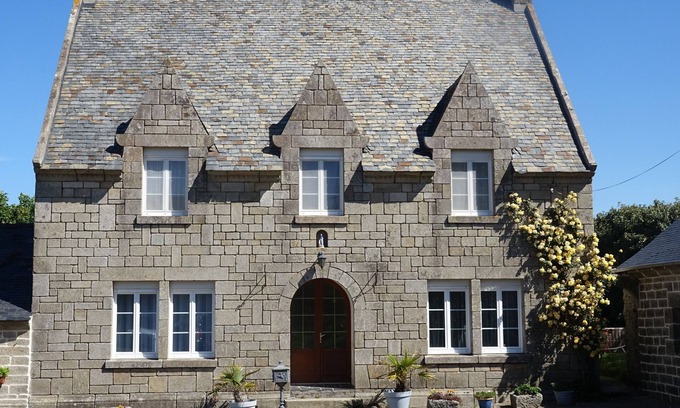 Kerlaz House | Ti braz 230 square meters large house near the sea bai de bouarnenez