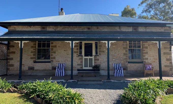 Upper Wakefield Cottage | Tickles Cottage in a beautiful Rural Setting