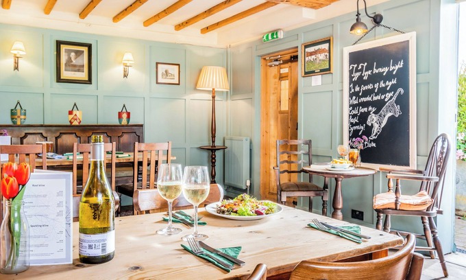 East Dean and Friston Bed & Breakfast | Tiger Inn Cub Rooms